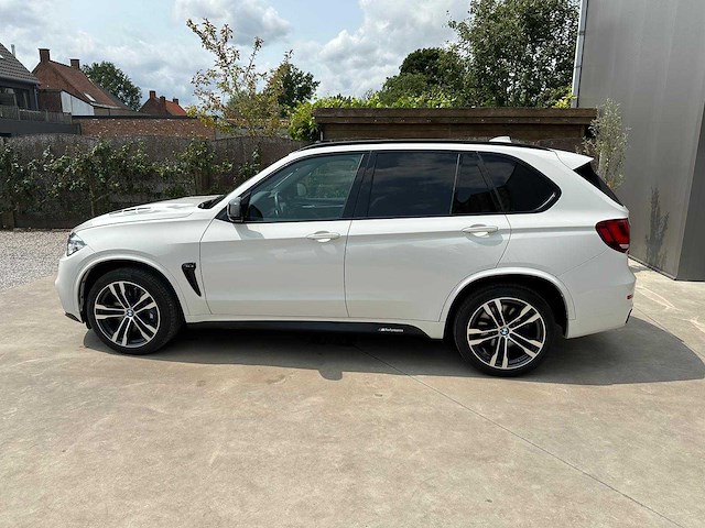 Bmw - 2016 - m50d - personenauto - afbeelding 21 van  27