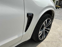 Bmw - 2016 - m50d - personenauto - afbeelding 3 van  27