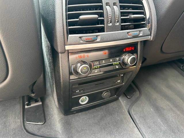 Bmw - 2016 - m50d - personenauto - afbeelding 6 van  27