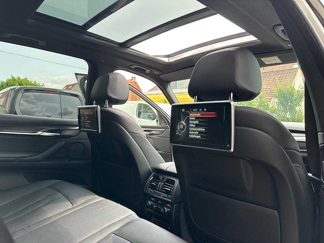 Bmw - 2016 - m50d - personenauto - afbeelding 7 van  27