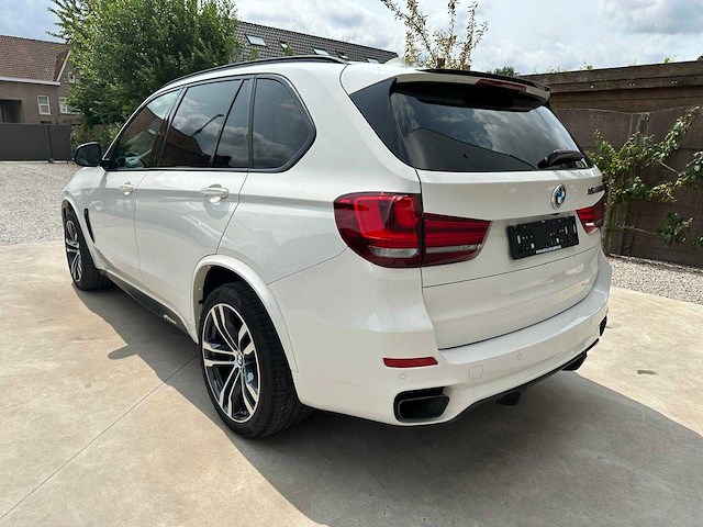 Bmw - 2016 - m50d - personenauto - afbeelding 22 van  27