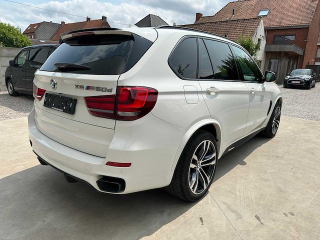 Bmw - 2016 - m50d - personenauto - afbeelding 23 van  27