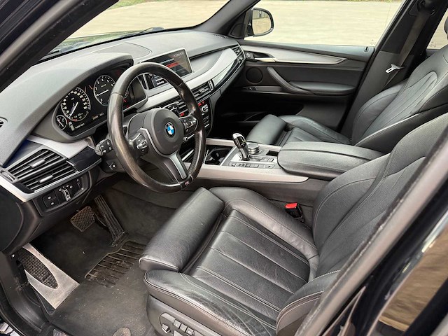 Bmw - 2017 - x5 - xdrive40e iperformance - personenauto - afbeelding 13 van  26