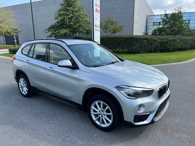 Bmw - 2018 - x1 - sdrive18d - personenauto - afbeelding 4 van  31