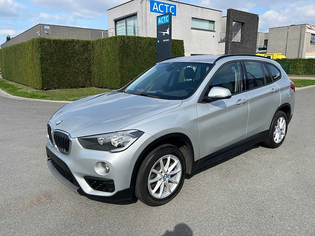 Bmw - 2018 - x1 - sdrive18d - personenauto - afbeelding 1 van  31