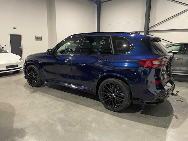 Bmw - 2022 - x5 - xdrive 45e - personenauto - afbeelding 4 van  6