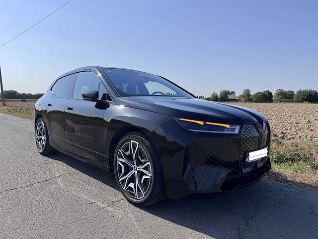 Bmw - 2023 - ix - xdrive 40 - personenauto - afbeelding 4 van  6