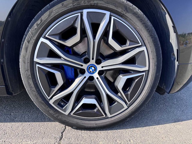 Bmw - 2023 - ix - xdrive 40 - personenauto - afbeelding 8 van  23