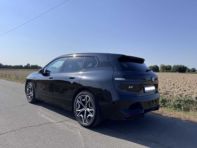 Bmw - 2023 - ix - xdrive 40 - personenauto - afbeelding 17 van  23