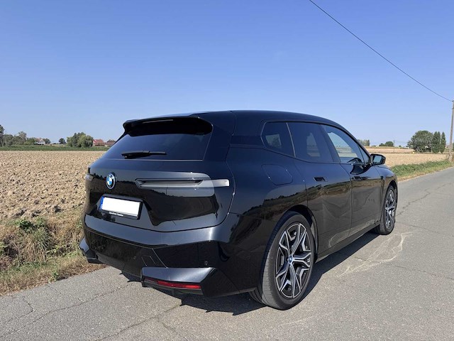 Bmw - 2023 - ix - xdrive 40 - personenauto - afbeelding 18 van  23