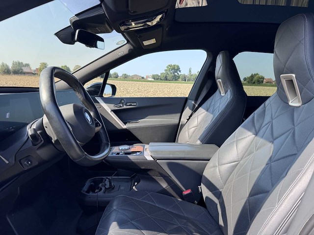 Bmw - 2023 - ix - xdrive 40 - personenauto - afbeelding 21 van  23