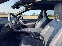 Bmw - 2023 - ix - xdrive 40 - personenauto - afbeelding 21 van  23