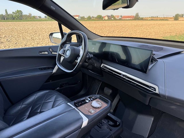 Bmw - 2023 - ix - xdrive 40 - personenauto - afbeelding 23 van  23