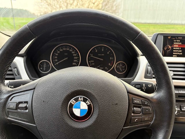 Bmw - 318d - personenauto - afbeelding 6 van  23