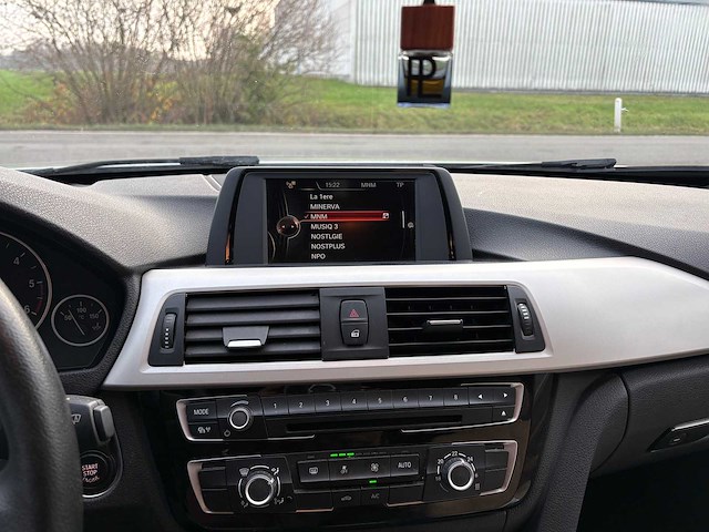 Bmw - 318d - personenauto - afbeelding 7 van  23