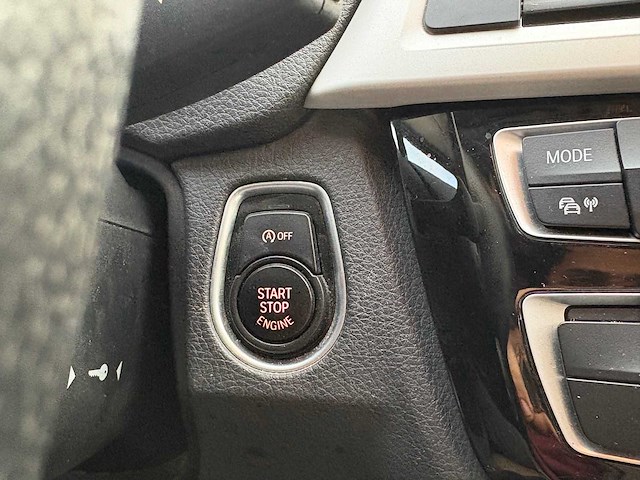 Bmw - 318d - personenauto - afbeelding 8 van  23