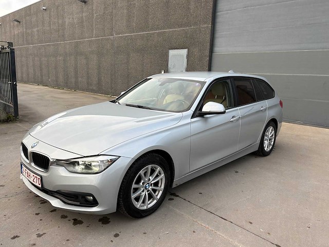 Bmw - 318d - personenauto - afbeelding 1 van  23