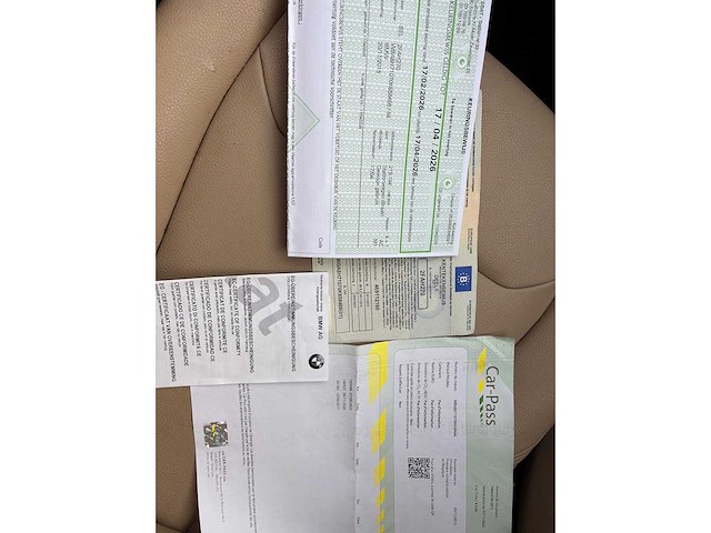 Bmw - 318d - personenauto - afbeelding 15 van  23