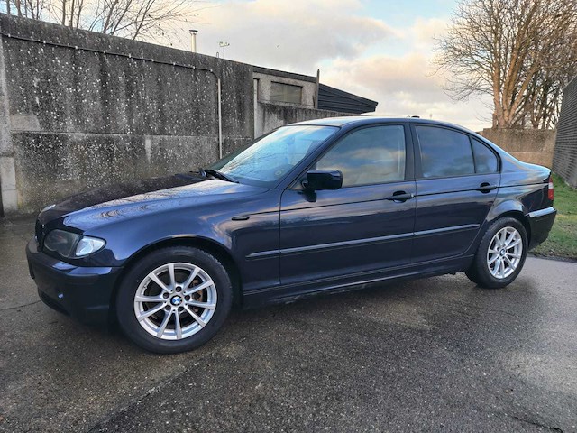 Bmw - 318i - 346l - car - 2002 - afbeelding 13 van  18