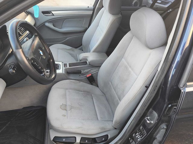 Bmw - 318i - 346l - car - 2002 - afbeelding 14 van  18