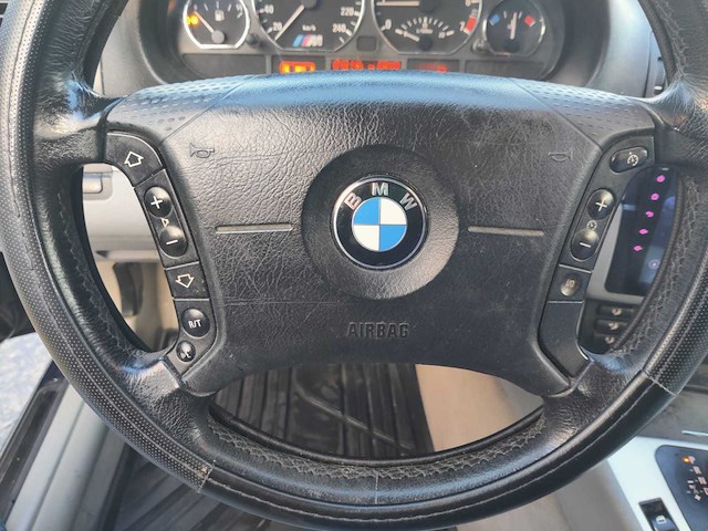 Bmw - 318i - 346l - car - 2002 - afbeelding 16 van  18