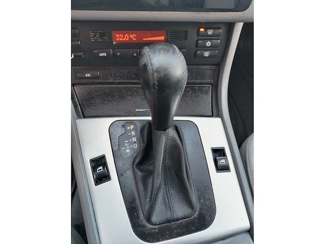 Bmw - 318i - 346l - car - 2002 - afbeelding 18 van  18