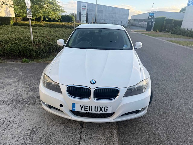 Bmw - 320 d - personenauto - afbeelding 9 van  14