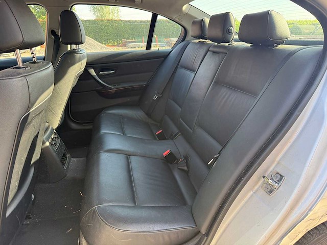 Bmw - 320d - car - 2006 - afbeelding 10 van  35