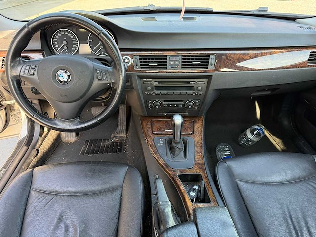 Bmw - 320d - car - 2006 - afbeelding 11 van  35