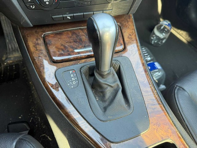 Bmw - 320d - car - 2006 - afbeelding 16 van  35