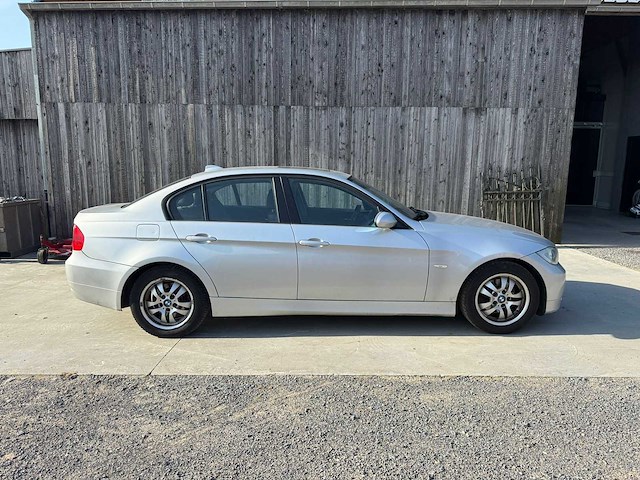 Bmw - 320d - car - 2006 - afbeelding 23 van  35