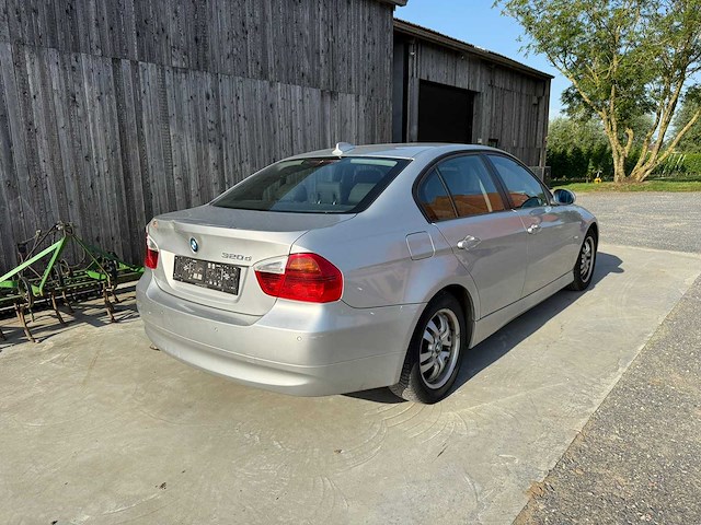 Bmw - 320d - car - 2006 - afbeelding 30 van  35