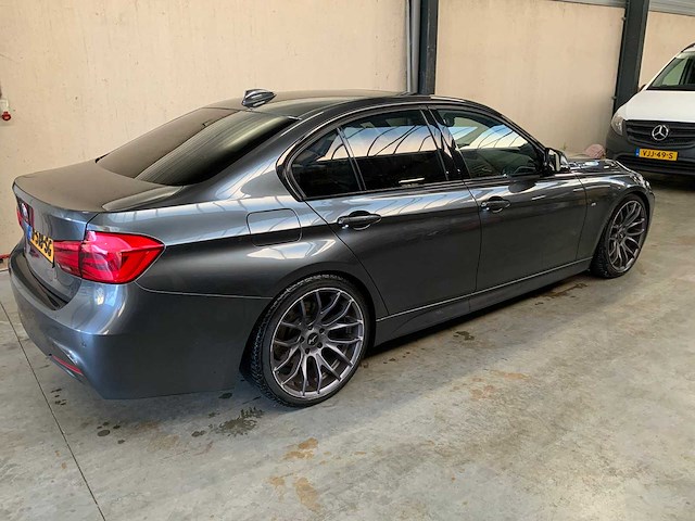 Bmw - 330d - f30 lci - car - 2016 - afbeelding 18 van  22