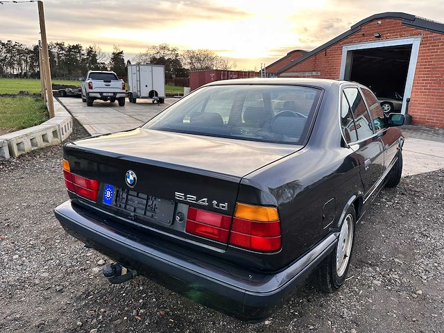 Bmw - 5 serie - 524td - oldtimer - afbeelding 31 van  33