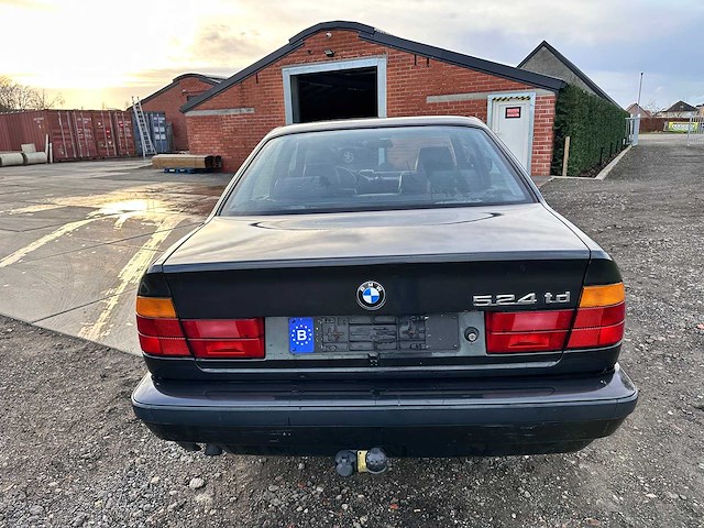 Bmw - 5 serie - 524td - oldtimer - afbeelding 32 van  33