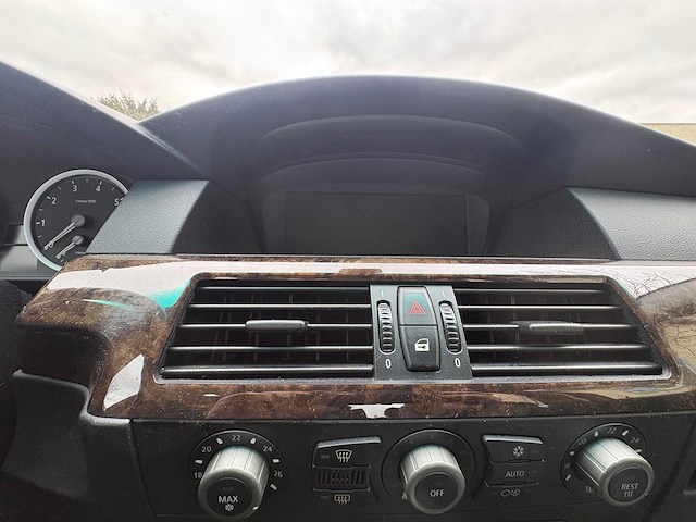 Bmw - 5-serie - 525i executive - car - 2004 - afbeelding 7 van  16