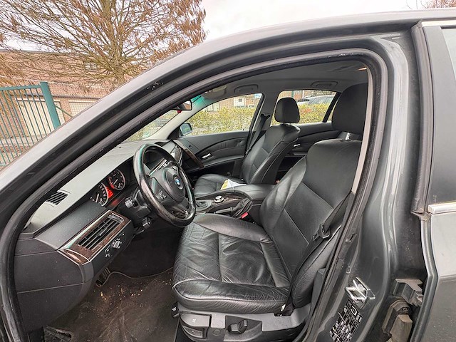 Bmw - 5-serie - 525i executive - car - 2004 - afbeelding 7 van  23