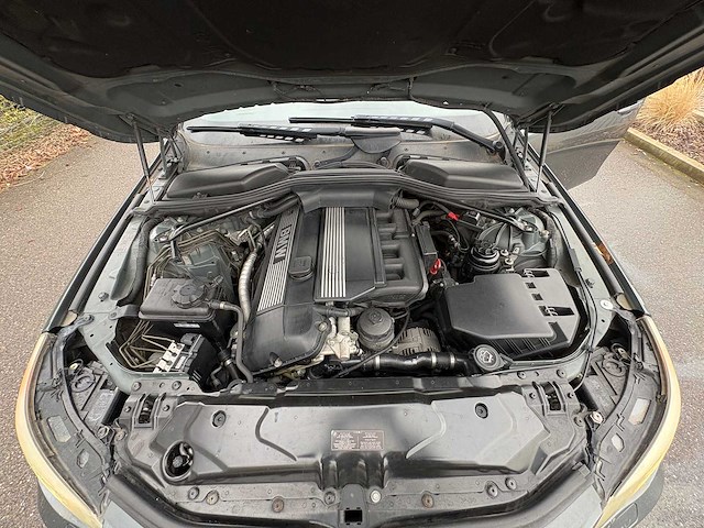 Bmw - 5-serie - 525i executive - car - 2004 - afbeelding 8 van  23