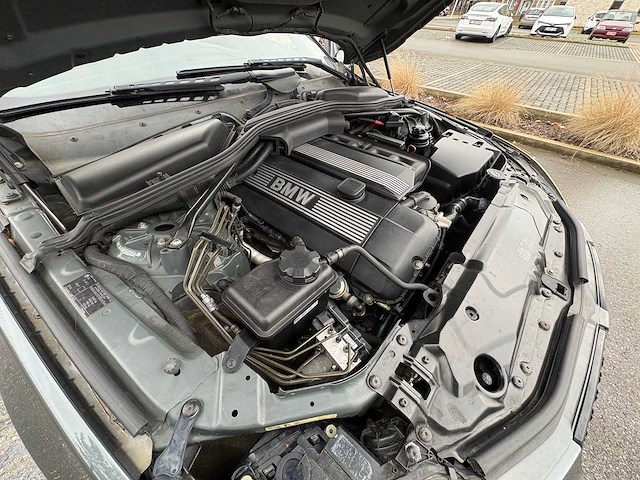 Bmw - 5-serie - 525i executive - car - 2004 - afbeelding 7 van  18