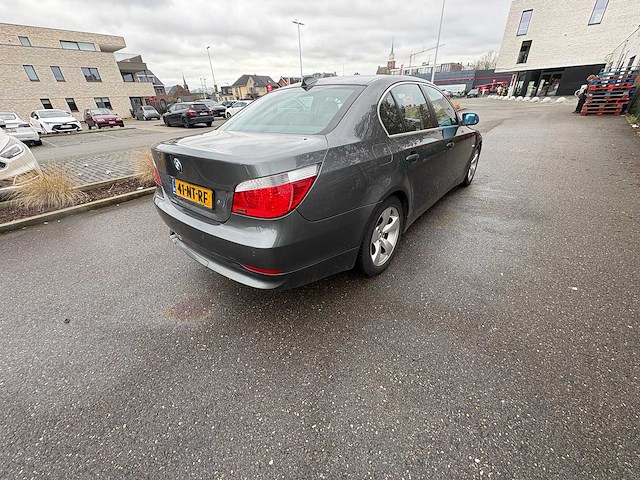 Bmw - 5-serie - 525i executive - car - 2004 - afbeelding 18 van  18