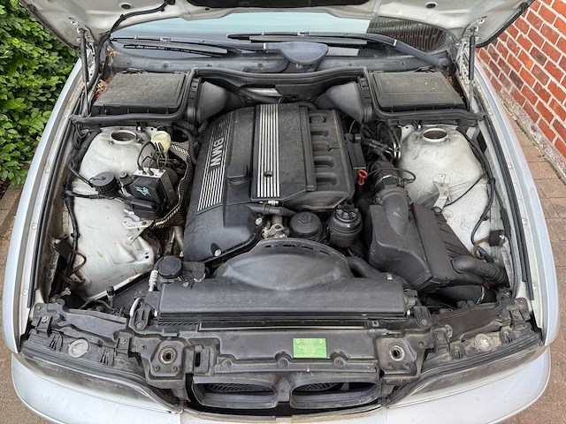 Bmw - 520i - 6 cilinder - benzine - personenauto - afbeelding 10 van  20