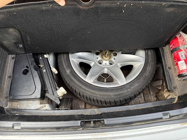 Bmw - 520i - 6 cilinder - benzine - personenauto - afbeelding 18 van  20