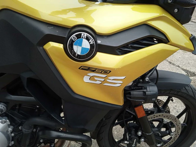 Bmw - f 750 gs - motorfiets - afbeelding 6 van  9
