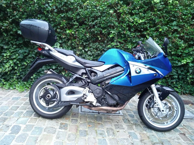 Bmw - f 800 st - motorfiets - afbeelding 2 van  5