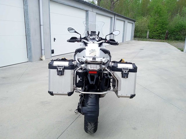 Bmw - r 1200 gs adventure - motorfiets - afbeelding 11 van  13