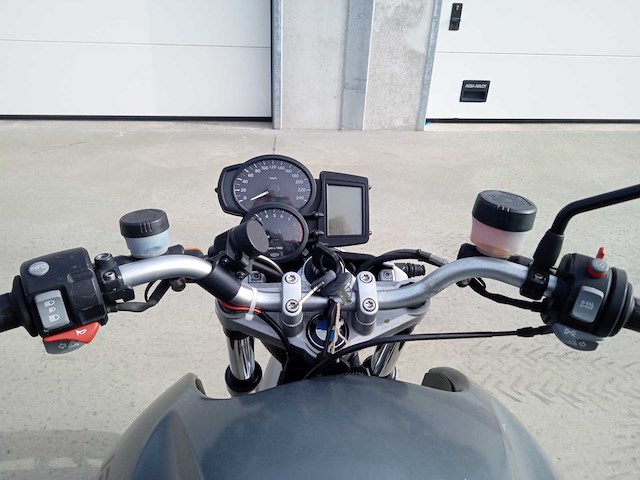 Bmw - r 1200 r - motorfiets - afbeelding 3 van  8