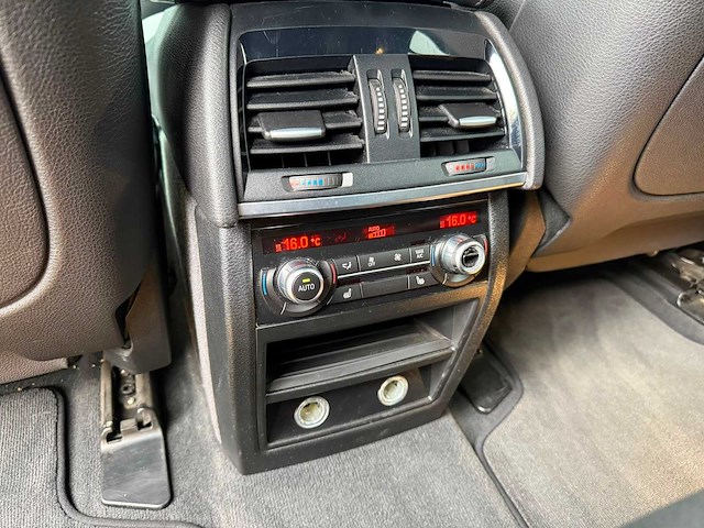 Bmw - x5 - m50d - car - 2017 - afbeelding 19 van  32
