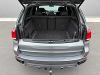 Bmw - x5 - m50d - car - 2017 - afbeelding 32 van  32