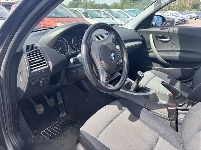 Bmw 1 (e87) 120i,2005 - afbeelding 32 van  32