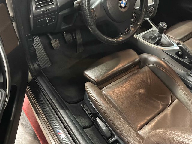 Bmw 135i coupé/1 serie e82 auto uit 2008 - afbeelding 13 van  46